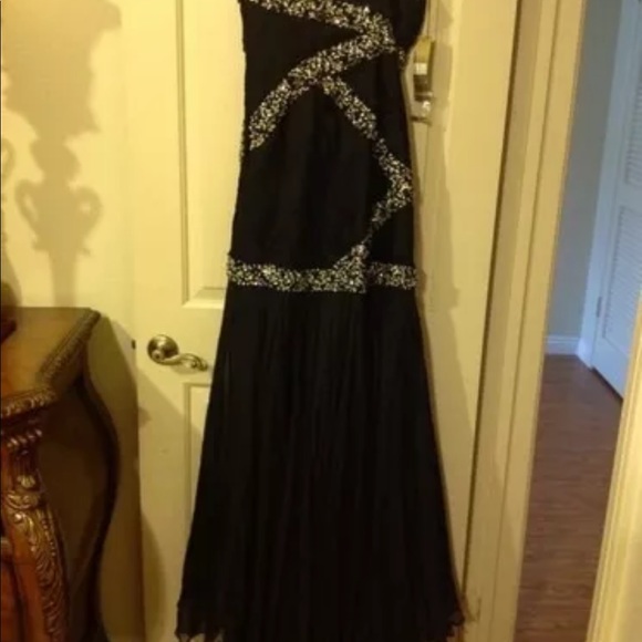 Mac Duggal Dresses & Skirts - MAC DUGGAL COUTURE GOWN FORMAL  BLACK SILVER